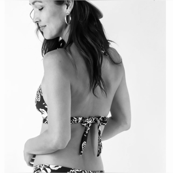 NWOT Robin Piccone reversible black print bikini top - Picture 1 of 9